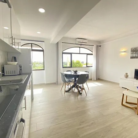 6 By Homing アパート